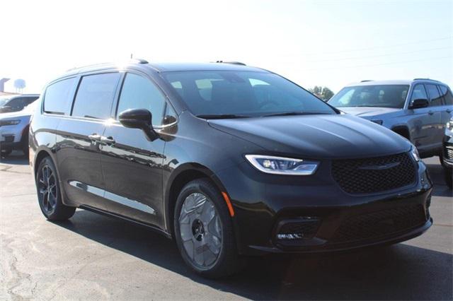 2024 Chrysler Pacifica PACIFICA TOURING L