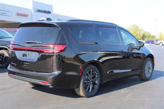 2024 Chrysler Pacifica PACIFICA TOURING L