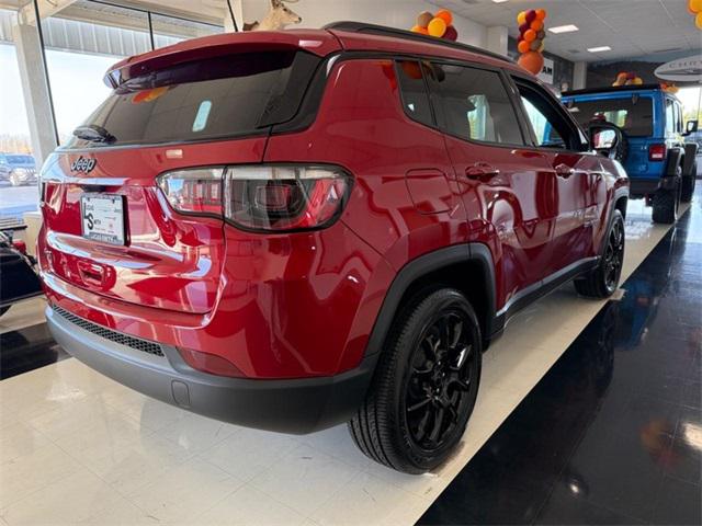 2025 Jeep Compass COMPASS LATITUDE 4X4