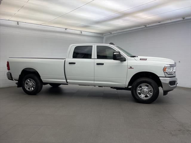 2024 RAM Ram 3500 RAM 3500 TRADESMAN CREW CAB 4X4 8 BOX