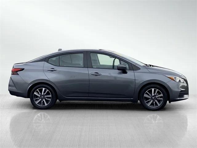 2021 Nissan Versa SV Xtronic CVT