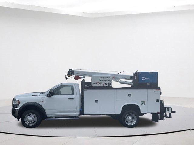 2024 RAM Ram 5500 Chassis Cab RAM 5500 TRADESMAN CHASSIS REGULAR CAB 4X4 84 CA