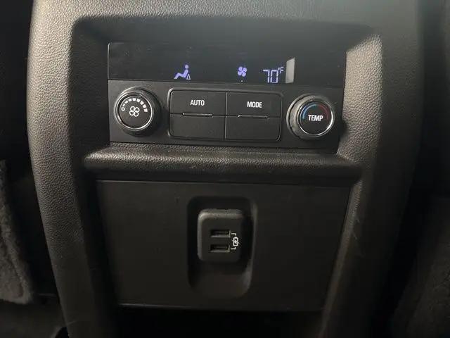 2022 Chevrolet Traverse AWD LT Cloth