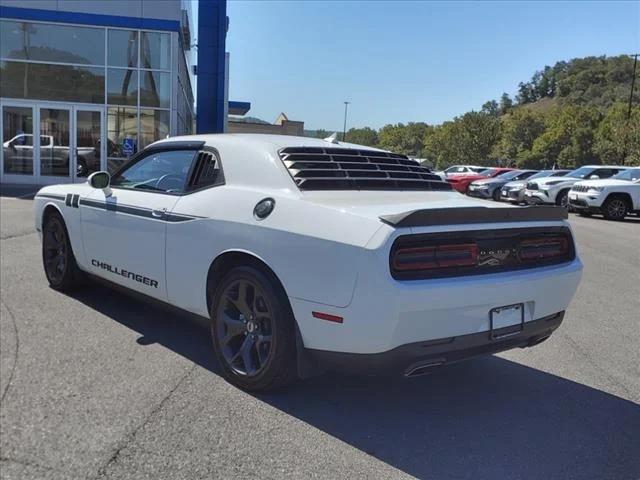 2017 Dodge Challenger SXT Plus