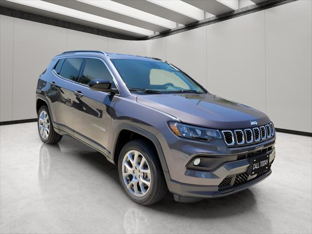 2024 Jeep Compass Latitude Lux FWD