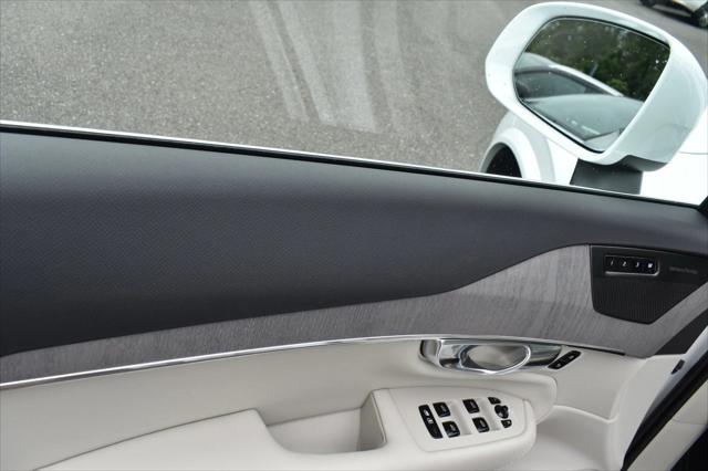 2025 Volvo XC90 Plug-In Hybrid Plus