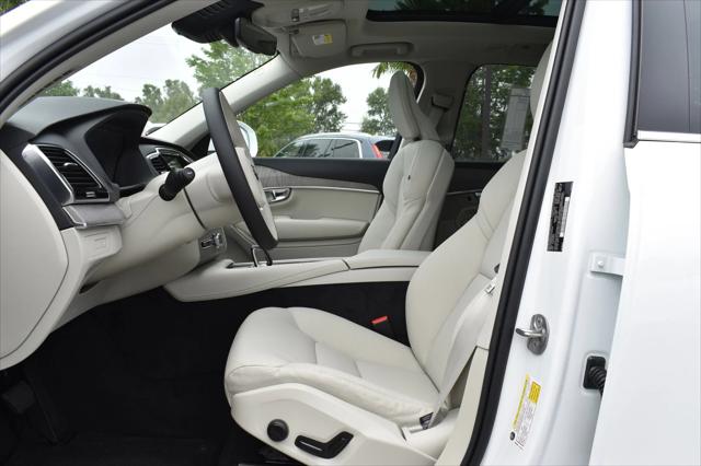 2025 Volvo XC90 Plug-In Hybrid Plus