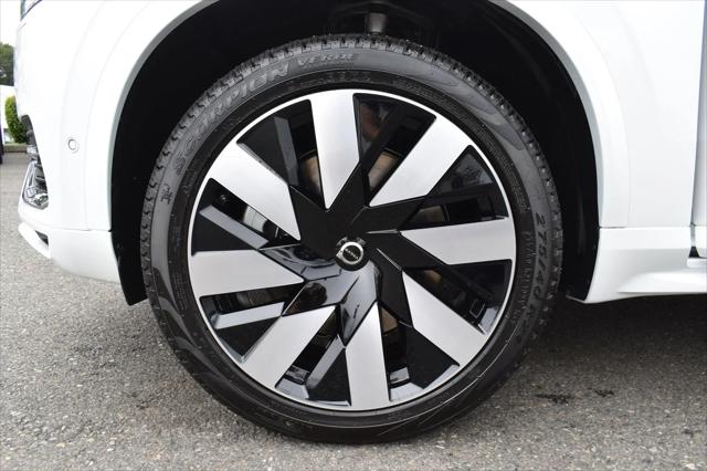 2025 Volvo XC90 Plug-In Hybrid Plus