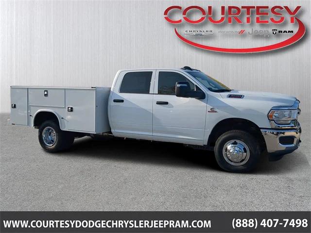 2024 RAM Ram 3500 Chassis Cab RAM 3500 TRADESMAN CREW CAB CHASSIS 4X4 60 CA