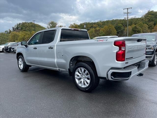 2022 Chevrolet Silverado 1500 4WD Crew Cab Standard Bed Custom