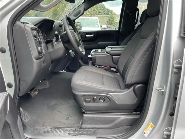 2022 Chevrolet Silverado 1500 4WD Crew Cab Standard Bed Custom