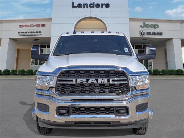 2024 RAM Ram 3500 Chassis Cab RAM 3500 TRADESMAN CREW CAB CHASSIS 4X4 60 CA