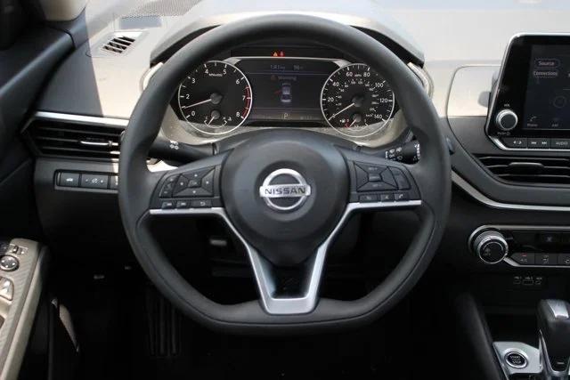 2022 Nissan Altima SV FWD