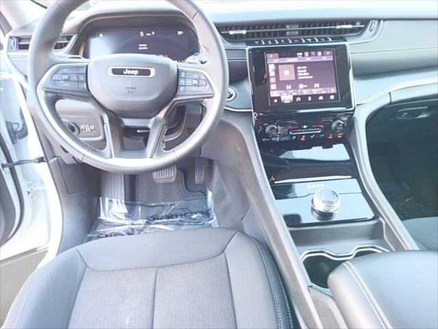 2023 Jeep Grand Cherokee L Laredo 4x4