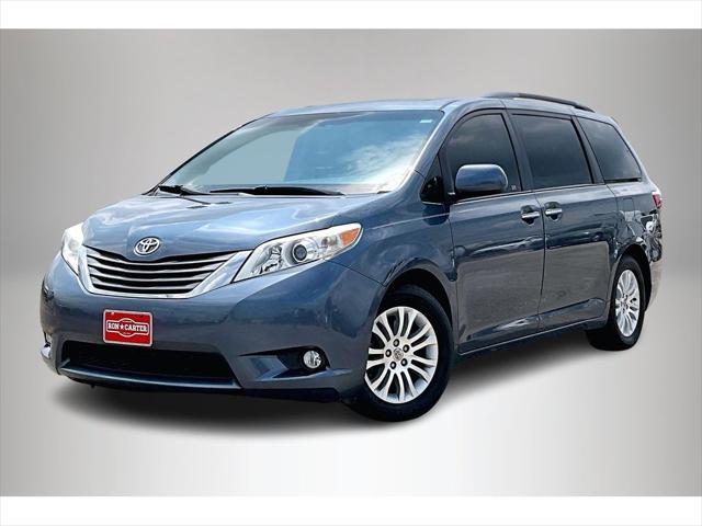 2015 Toyota Sienna XLE 8 Passenger