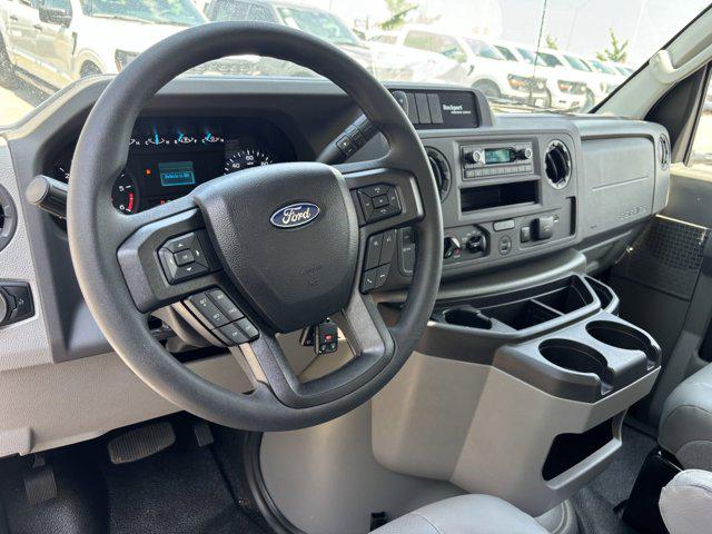 2025 Ford E-350 Cutaway Unknown