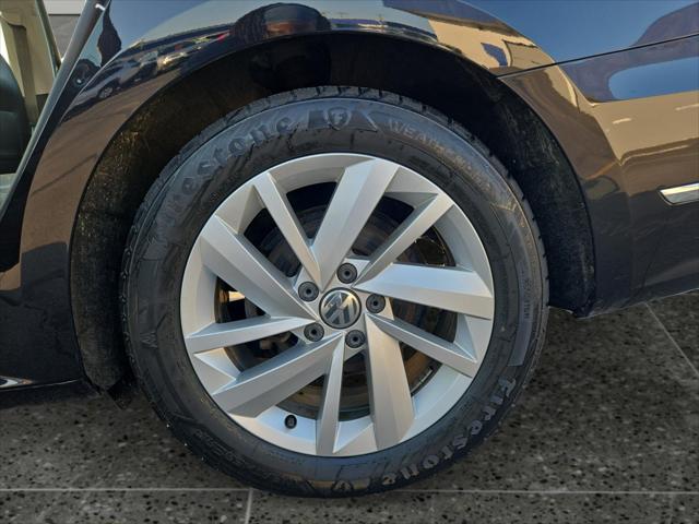 2018 Volkswagen Passat 2.0T SE