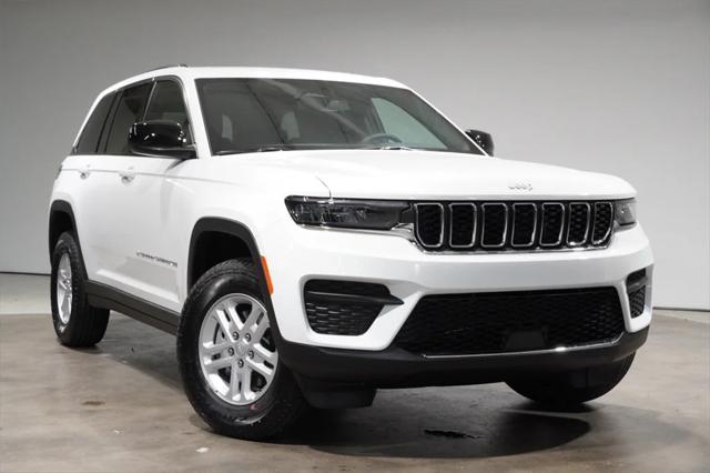 2024 Jeep Grand Cherokee GRAND CHEROKEE LAREDO 4X2