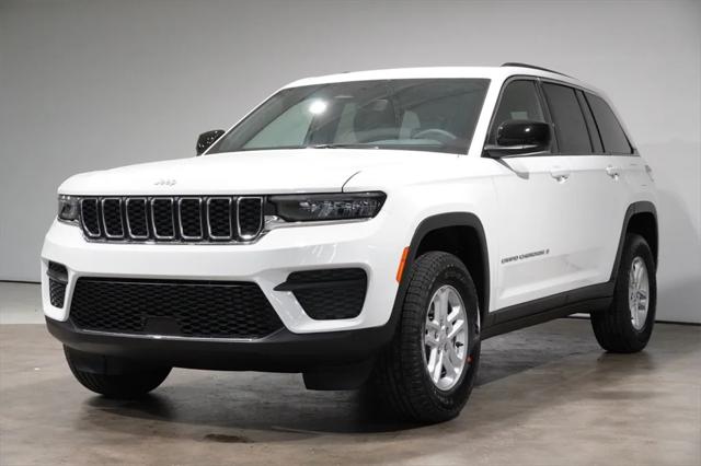 2024 Jeep Grand Cherokee GRAND CHEROKEE LAREDO 4X2