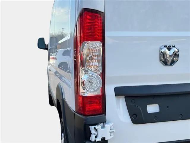 2025 Ram ProMaster Cargo Van SLT Low Roof 136" WB
