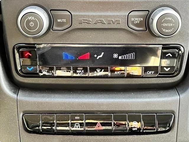 2025 Ram ProMaster Cargo Van SLT Low Roof 136" WB