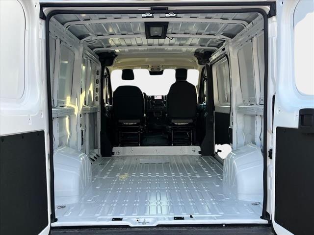 2025 Ram ProMaster Cargo Van SLT Low Roof 136" WB