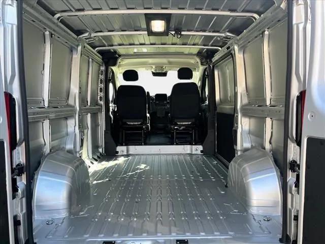 2025 Ram ProMaster Cargo Van SLT Low Roof 136" WB