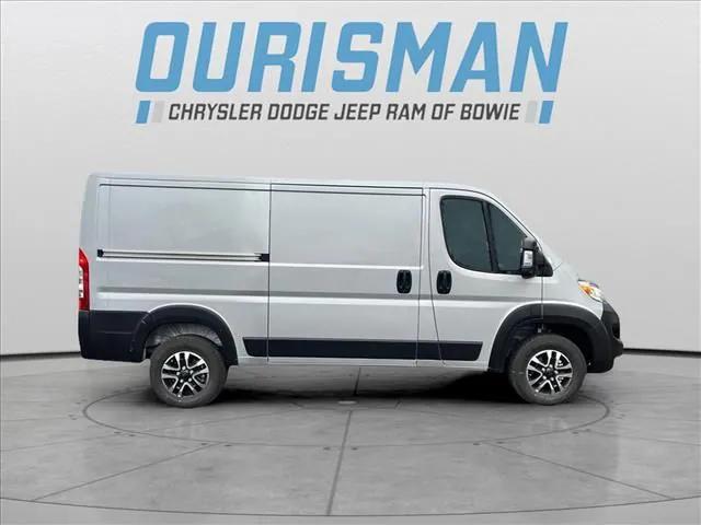 2025 RAM Ram ProMaster RAM PROMASTER 3500 SLT CARGO VAN LOW ROOF 136 WB
