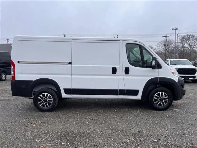 2025 RAM Ram ProMaster RAM PROMASTER 3500 SLT CARGO VAN LOW ROOF 136 WB