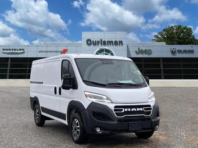 2025 RAM Ram ProMaster RAM PROMASTER 3500 SLT CARGO VAN LOW ROOF 136 WB