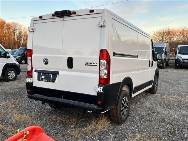 2025 RAM Ram ProMaster RAM PROMASTER 3500 SLT CARGO VAN LOW ROOF 136 WB