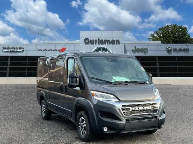 2025 RAM Ram ProMaster RAM PROMASTER 3500 SLT CARGO VAN LOW ROOF 136 WB