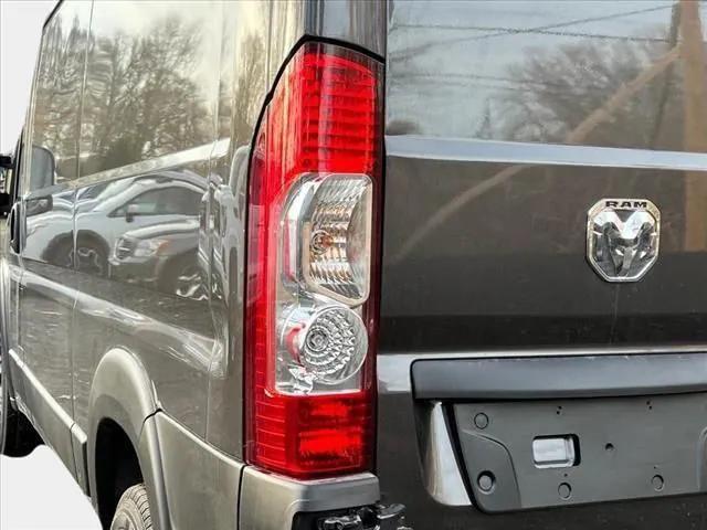2025 Ram ProMaster Cargo Van SLT Low Roof 136" WB