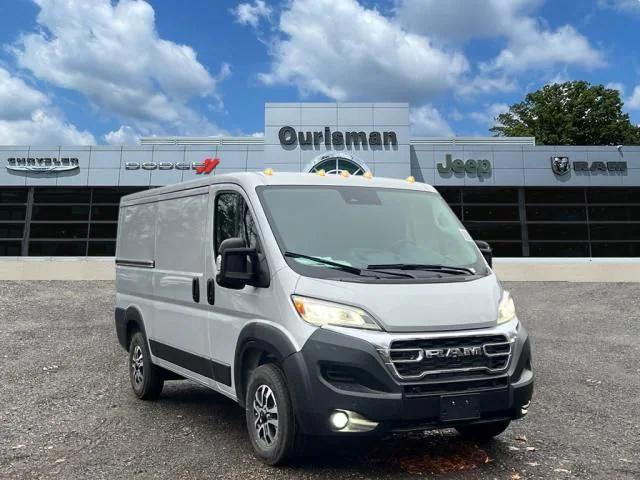 2025 RAM Ram ProMaster RAM PROMASTER 3500 SLT CARGO VAN LOW ROOF 136 WB