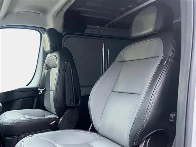 2025 Ram ProMaster Cargo Van SLT Low Roof 136" WB