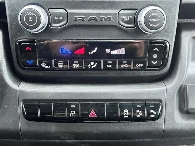2025 Ram ProMaster Cargo Van SLT Low Roof 136" WB