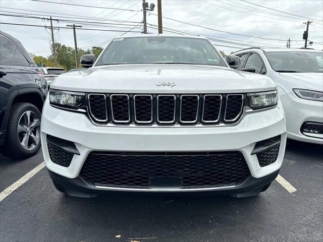 2024 Jeep Grand Cherokee GRAND CHEROKEE LAREDO X 4X4