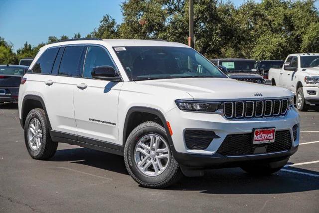 2024 Jeep Grand Cherokee GRAND CHEROKEE LAREDO 4X4