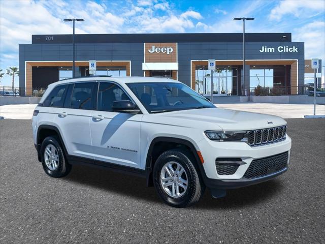 2024 Jeep Grand Cherokee Laredo 4x2