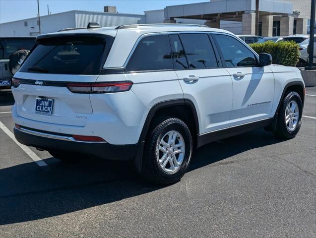 2024 Jeep Grand Cherokee Laredo 4x2