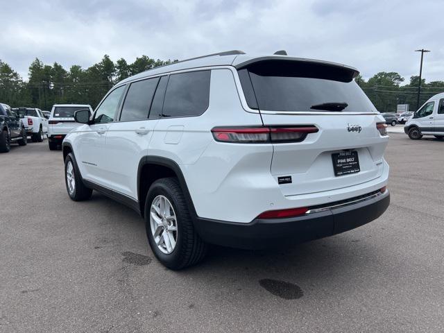 2023 Jeep Grand Cherokee L Laredo 4x2