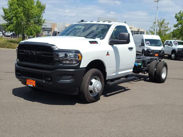 2024 RAM Ram 3500 Chassis Cab RAM 3500 TRADESMAN CHASSIS REGULAR CAB 4X4 84 CA