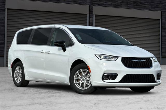 2024 Chrysler Pacifica PACIFICA TOURING L