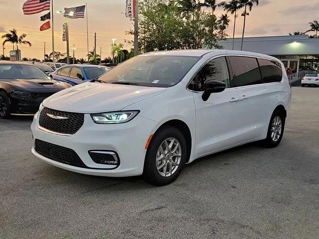 2024 Chrysler Pacifica PACIFICA TOURING L