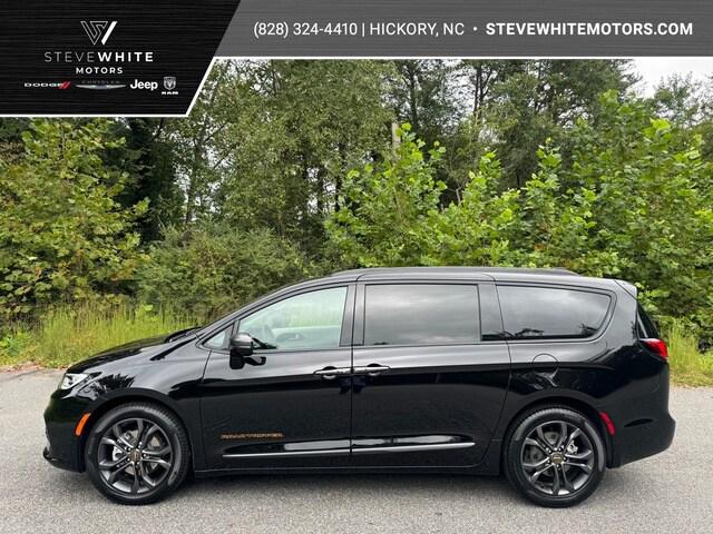 2024 Chrysler Pacifica PACIFICA TOURING L