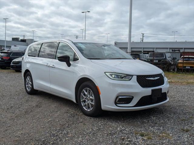 2024 Chrysler Pacifica PACIFICA TOURING L