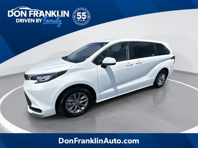 2023 Toyota Sienna LE