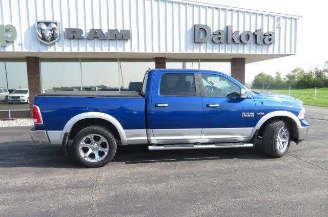 2017 RAM 1500 Laramie Crew Cab 4x4 64 Box 2017 RAM 1500 Laramie Crew Cab 4x4 64 Box