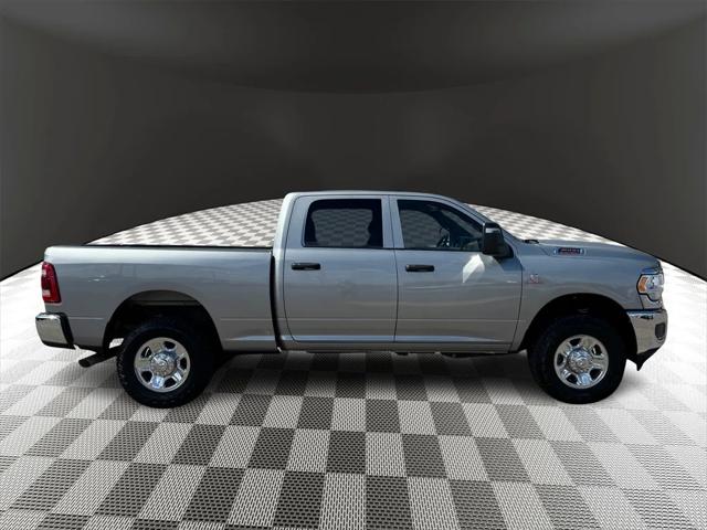 2024 RAM 3500 Tradesman Crew Cab 4x4 64 Box