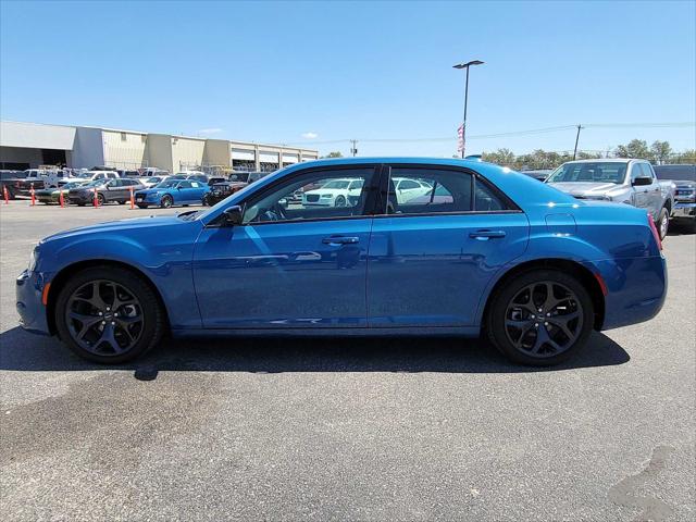 2023 Chrysler 300 Touring